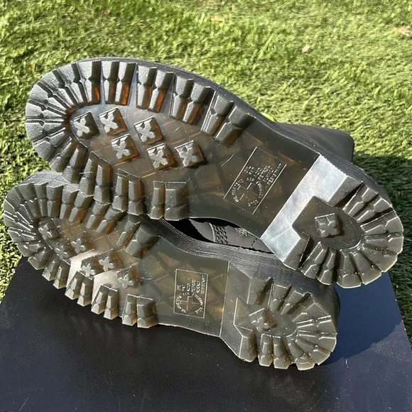 Dr. Martens Size 8 1490 Alt Matte Black Boots - Picture 5 of 10